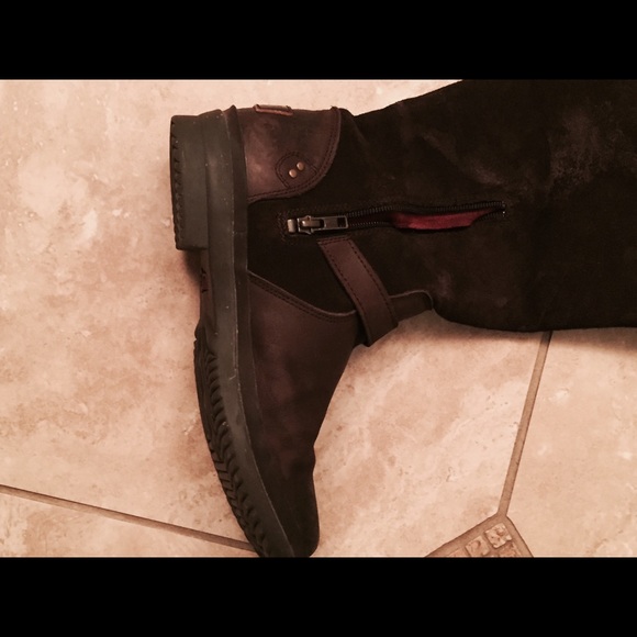 Boots - Picture 3 of 4